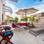 Guesthouse Ava